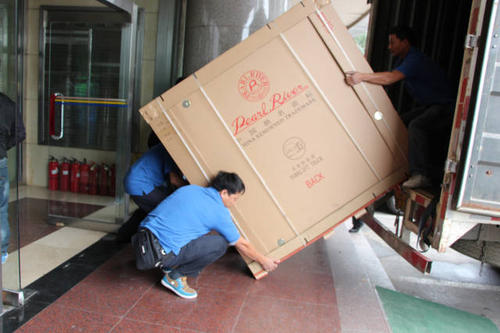 阿尔山钢琴贵重工艺品无忧运